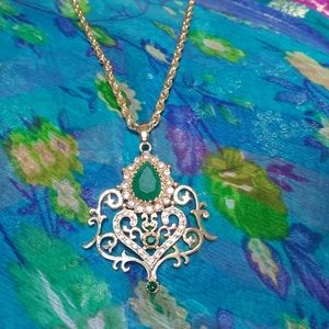 long chain with pendant set